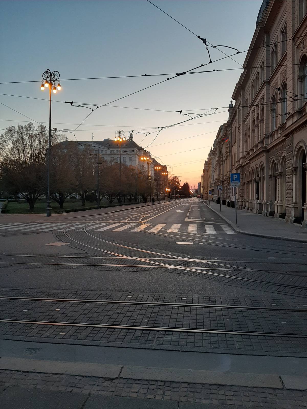 Trg Ante Starčevića, Mihanovičeva, svibanj 2020. nakon potresa u vrijeme COVIDA19
